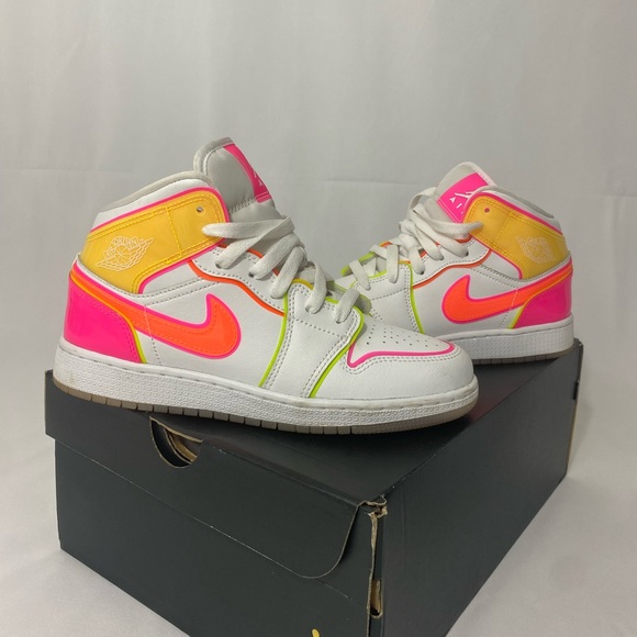 Air Jordan One Mid Edge Glow - Picture 1 of 1